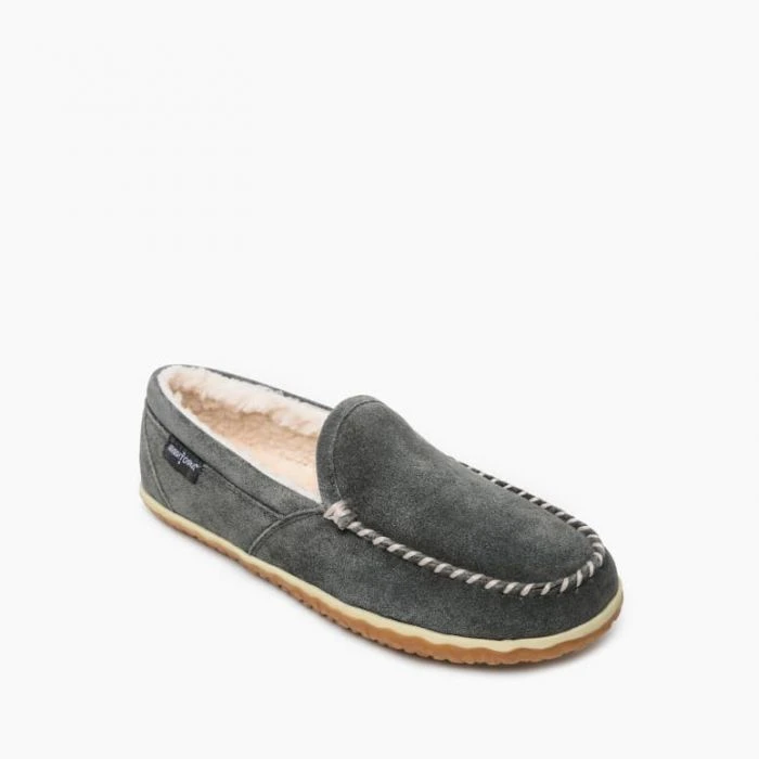 MINNETONKA MEN'S TILDEN SLIPPER MOCCASIN IN GREY 3 MINNETONKA MEN'S TILDEN SLIPPER MOCCASIN IN GREY - Image 3