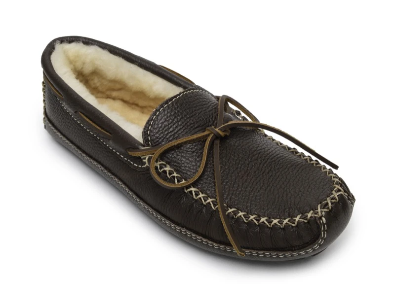 MINNETONKA MEN'S SHEEPSKIN LINED MOOSE SLIPPER 1 MINNETONKA MEN'S SHEEPSKIN LINED MOOSE SLIPPER