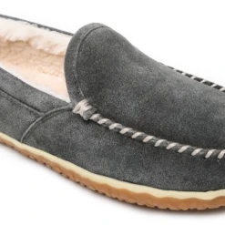 MINNETONKA MEN'S TILDEN SLIPPER MOCCASIN IN GREY