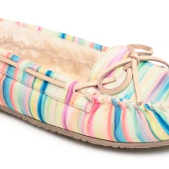 MINNETONKA WOMEN'S CALLY SLIPPER IN TROPICAL WAVE