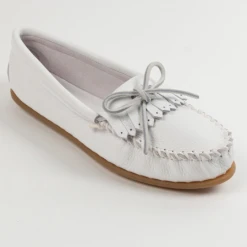 Minnetonka 64 White Deerskin Kilty