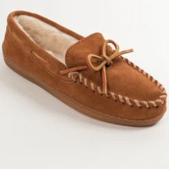 Minnetonka Men's 3902 Pile Lined Hard Sole