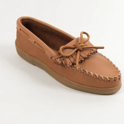 Minnetonka Women's 390 Fringed Kilty Moccasin